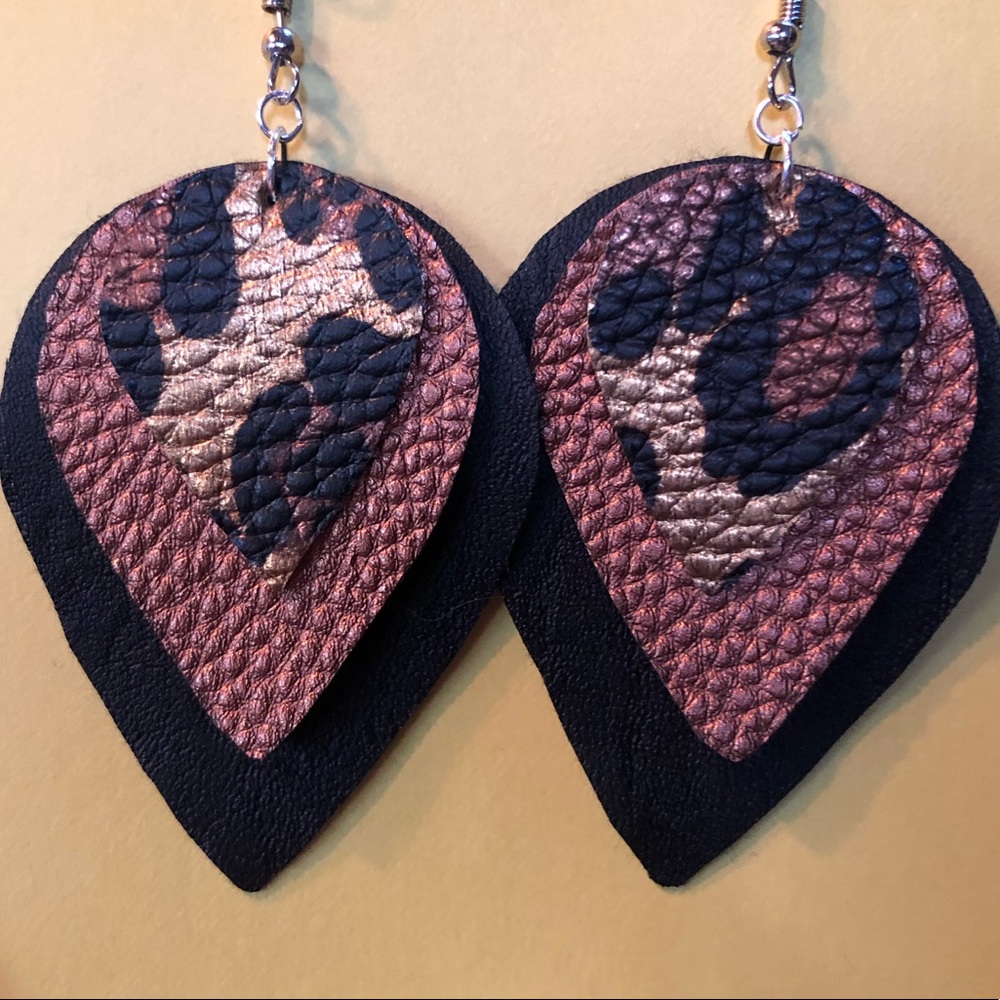 Triple layered leather earrings